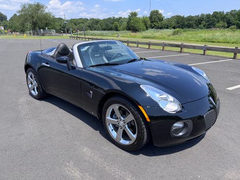 Used 2007 Pontiac Solstice GXP image 33