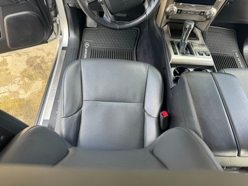 Used 2014 Lexus GX 460 image 13