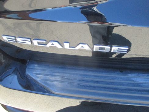 Used 2023 Cadillac Escalade Platinum Sport image 16