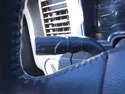 Used 2012 Lincoln Navigator 4WD image 29