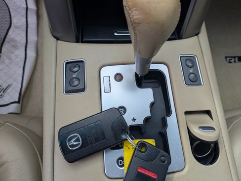 Used 2005 Acura RL image 5