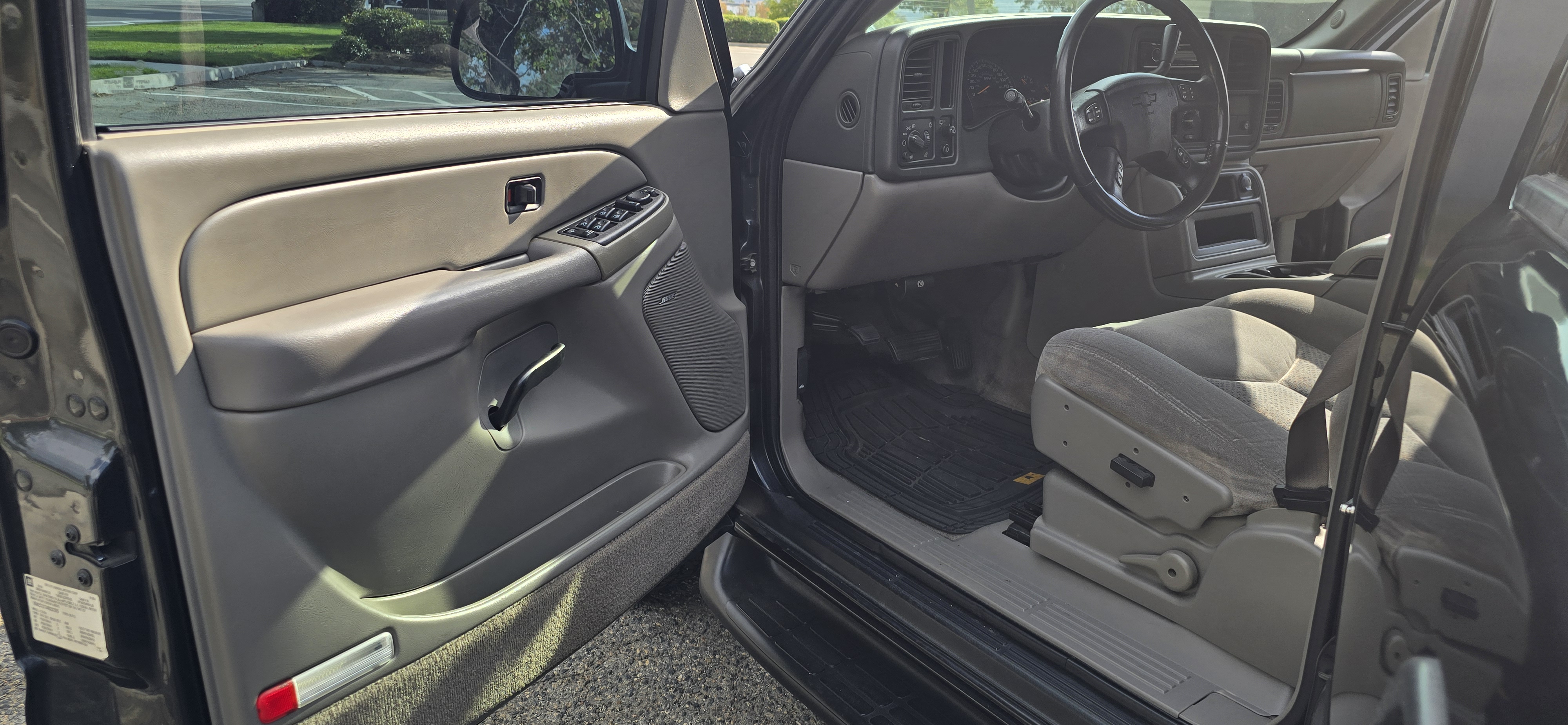 Used 2004 Chevrolet Tahoe 2WD image 39