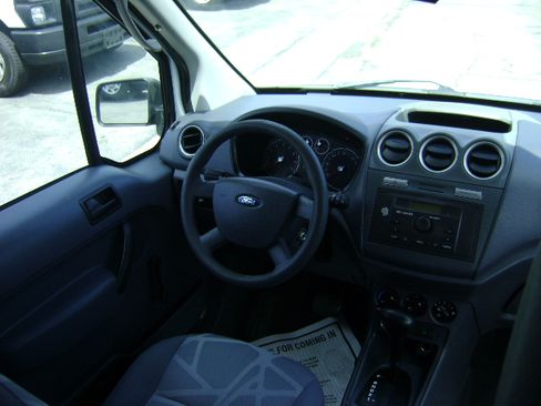 Used 2010 Ford Transit Connect XL FWD image 11