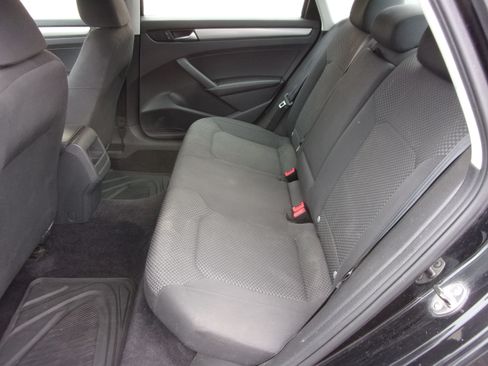 Used 2013 Volkswagen Passat 2.5 S image 9