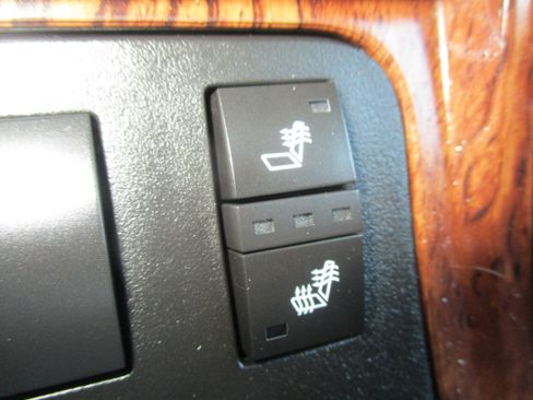 Used 2013 Chevrolet Traverse LT image 17