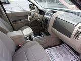 Used 2011 Ford Escape XLT image 4