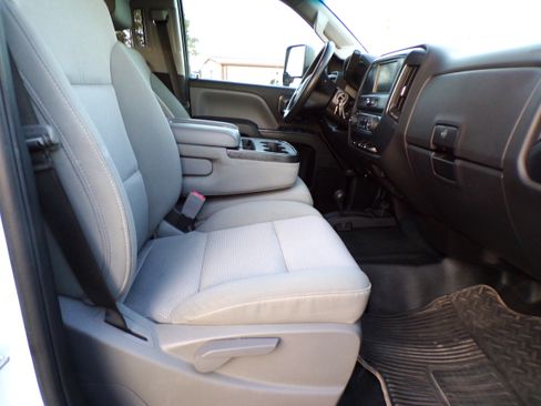 Used 2019 Chevrolet Silverado 2500 LT image 13