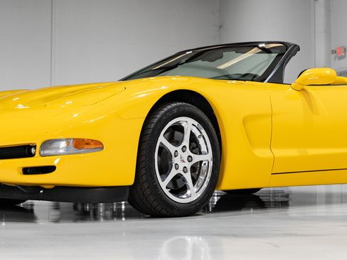 Used 2002 Chevrolet Corvette image 29