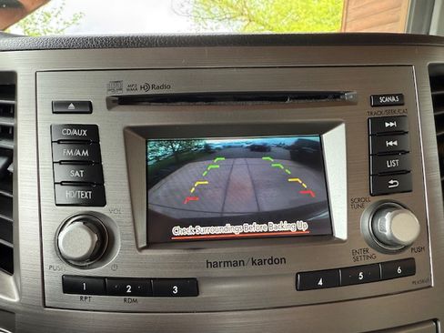 Used 2014 Subaru Outback 2.5i Limited image 12