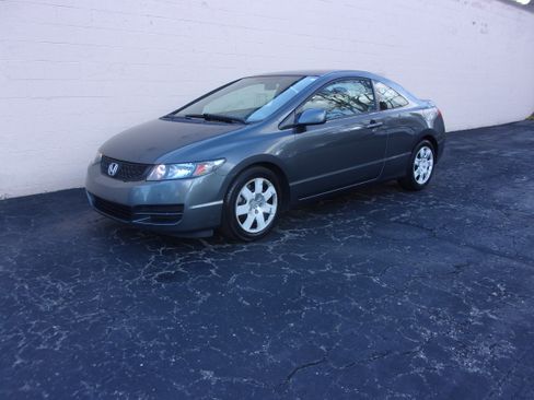 Used 2011 Honda Civic LX image 1