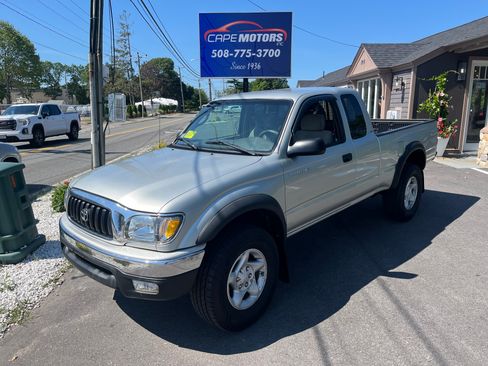 Used 2004 Toyota Tacoma 4x4 Xtracab V6 image 1