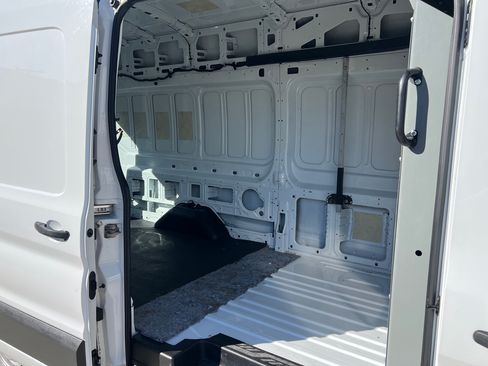 Used 2015 Ford Transit 250 XL image 8