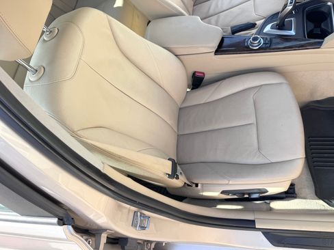 Used 2013 BMW 328i xDrive AWD/4WD image 19
