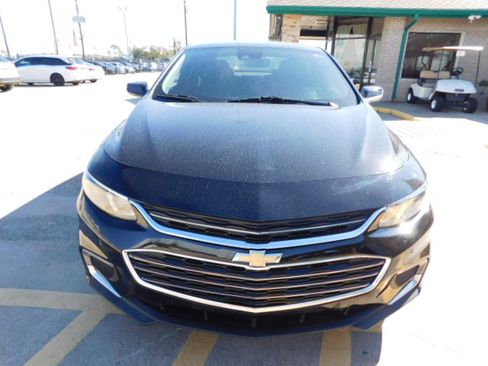 Used 2018 Chevrolet Malibu LT image 3