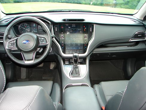 Used 2025 Subaru Outback Limited AWD/4WD image 6