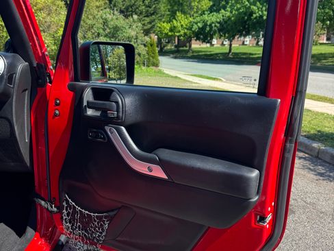 Used 2014 Jeep Wrangler 4WD Rubicon image 18