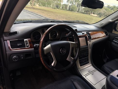 Used 2014 Cadillac Escalade ESV Platinum image 74