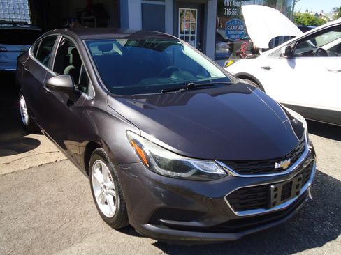 Used 2016 Chevrolet Cruze LT Sedan FWD image 3