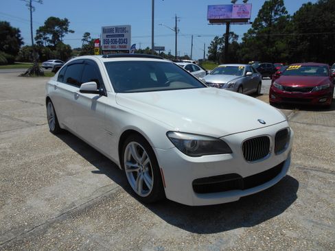 Used 2012 BMW 750Li w/ M-Sport Package RWD image 2