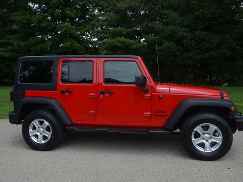 Used 2016 Jeep Wrangler 4WD Unlimited Sport S image 6