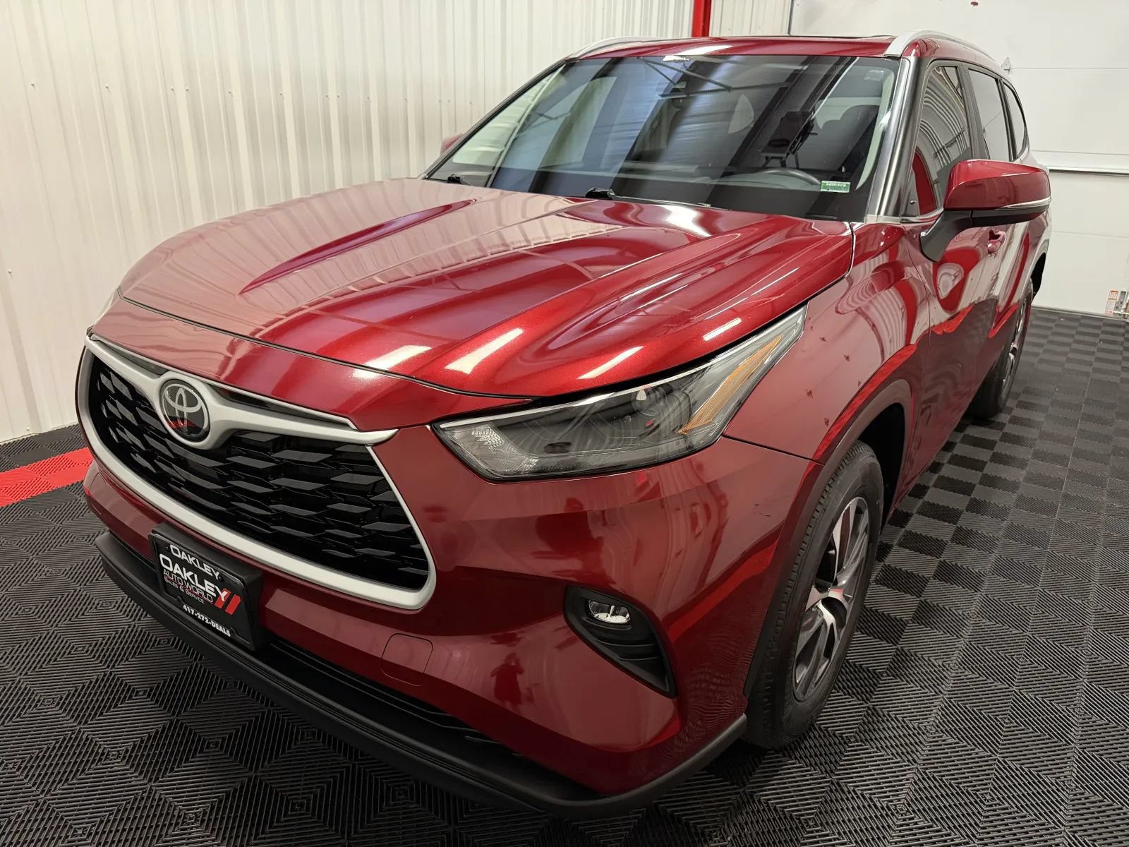 Used 2023 Toyota Highlander XLE FWD image 10