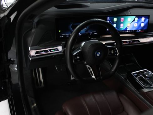 Used 2024 BMW i7 eDrive50 RWD image 18