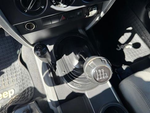 Used 2007 Jeep Wrangler X image 14