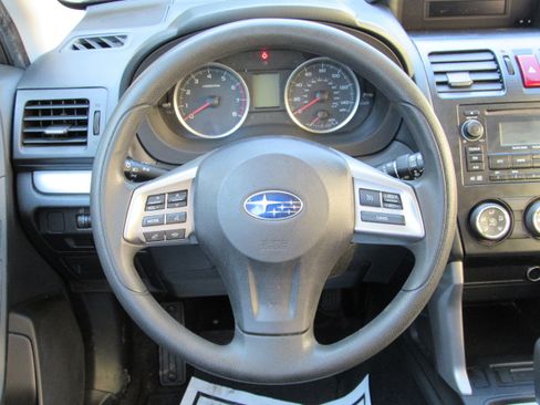 Used 2014 Subaru Forester 2.5i AWD/4WD image 19