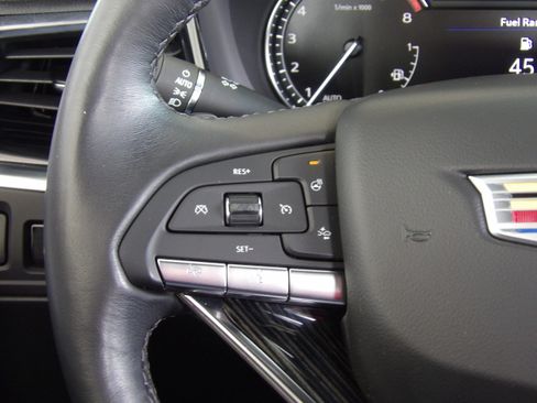 Used 2025 Cadillac XT6 Premium Luxury image 33