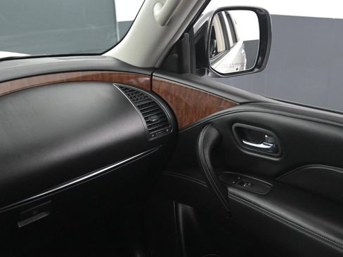 Used 2018 INFINITI QX80 image 18