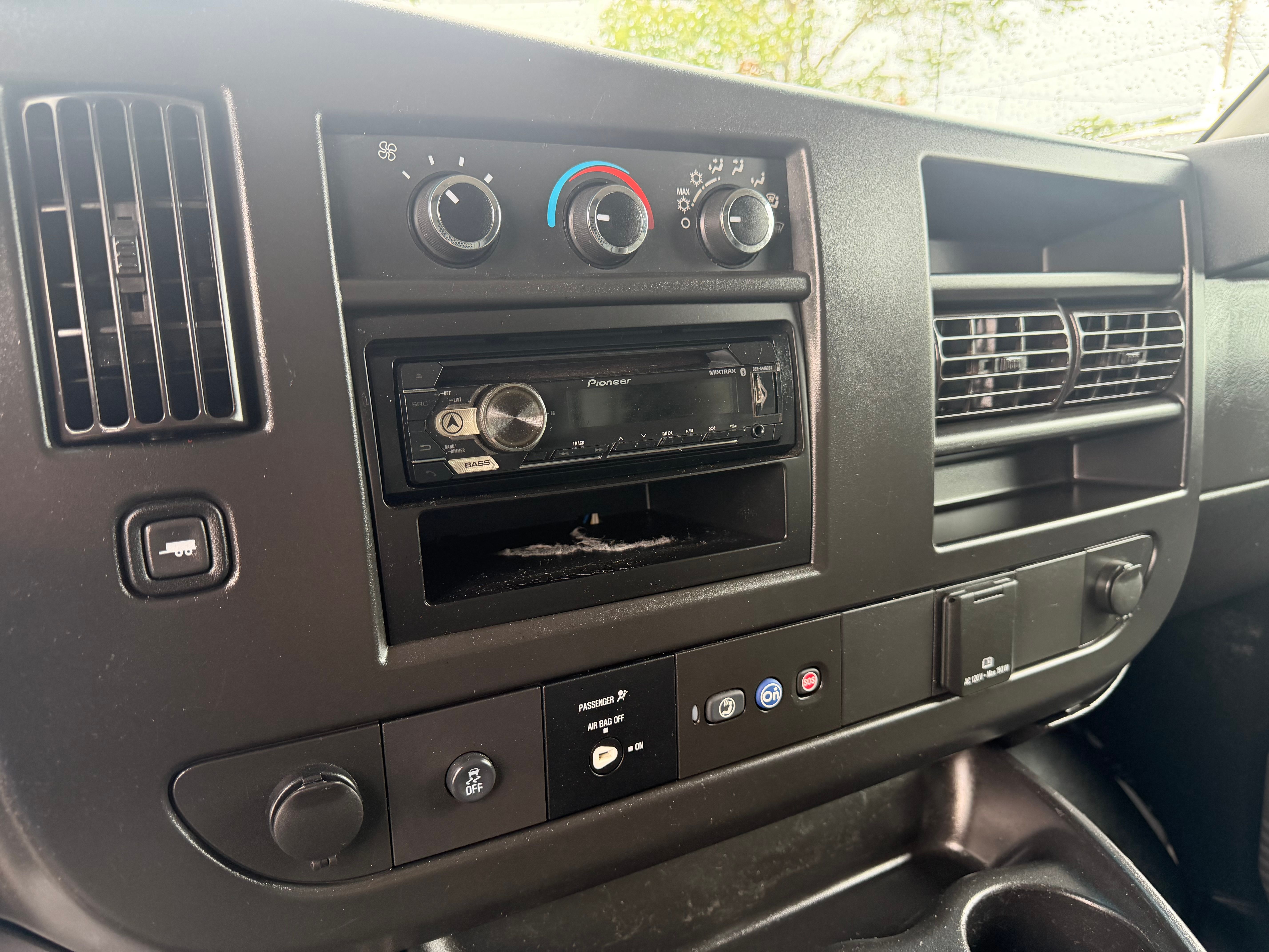 Used 2020 GMC Savana 2500 UNAVAIL RWD image 16