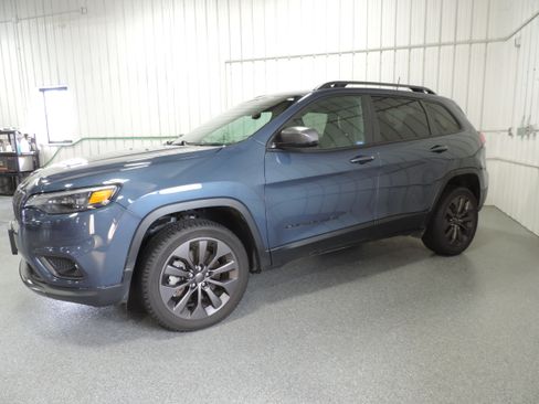 Used 2021 Jeep Cherokee Latitude Lux 80th Anniv image 4