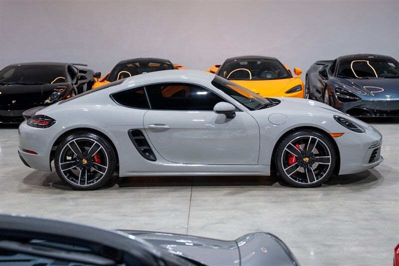 Used 2019 Porsche 718 Cayman S RWD image 7