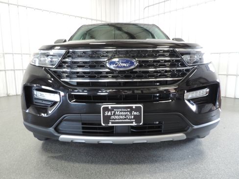 Used 2023 Ford Explorer 4WD XLT image 9