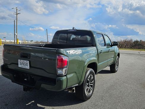 Used 2021 Toyota Tacoma image 4