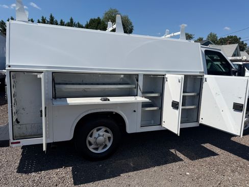 Used 2016 Ford E-350 and Econoline 350 Super Duty RWD image 9