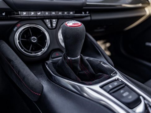 Used 2019 Chevrolet Camaro ZL1 Coupe RWD image 34