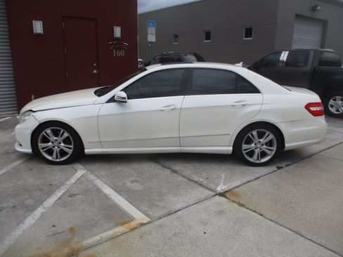 Used 2013 Mercedes-Benz E 350 4MATIC Sedan image 6
