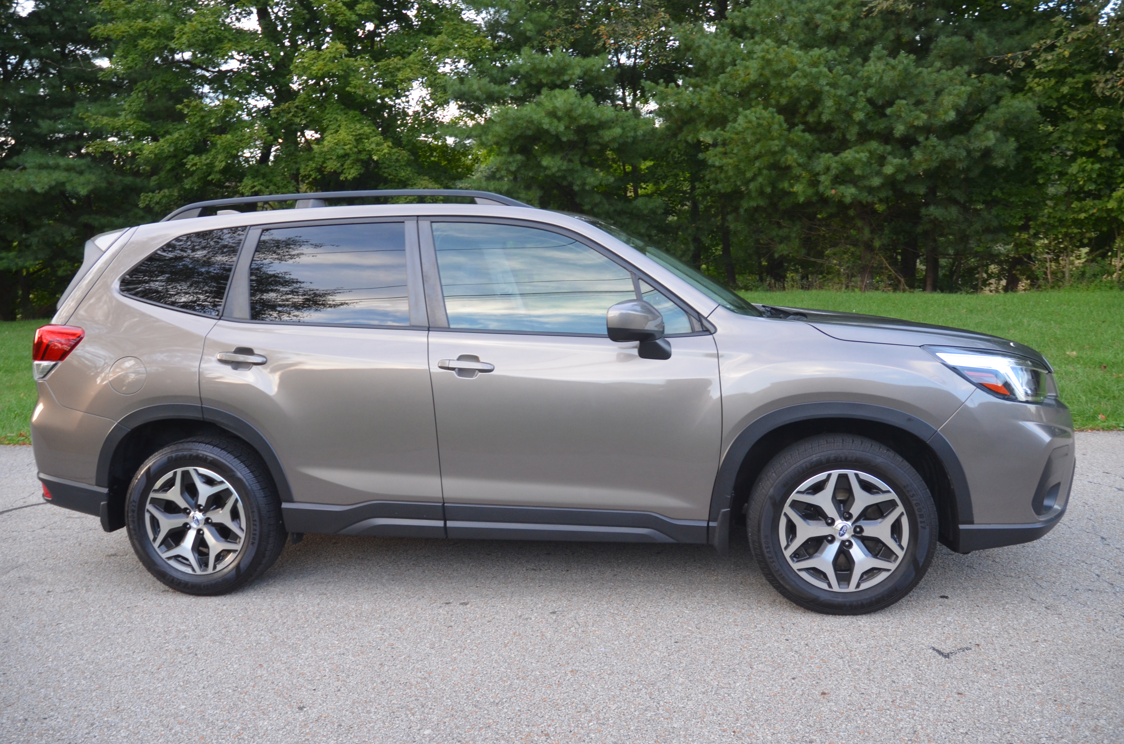 Used 2019 Subaru Forester Premium AWD/4WD image 6