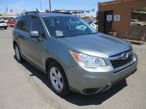 Used 2014 Subaru Forester 2.5i Premium AWD/4WD image 3