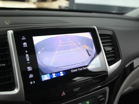 Used 2017 Honda Pilot Touring image 34