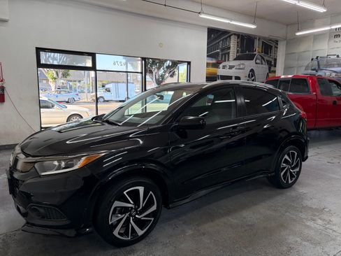 Used 2019 Honda HR-V FWD Sport image 3