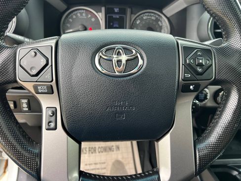 Used 2016 Toyota Tacoma 4x4 Double Cab Limited image 21