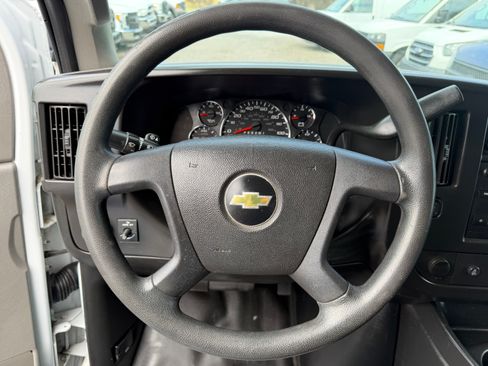 Used 2018 Chevrolet Express 2500 image 10