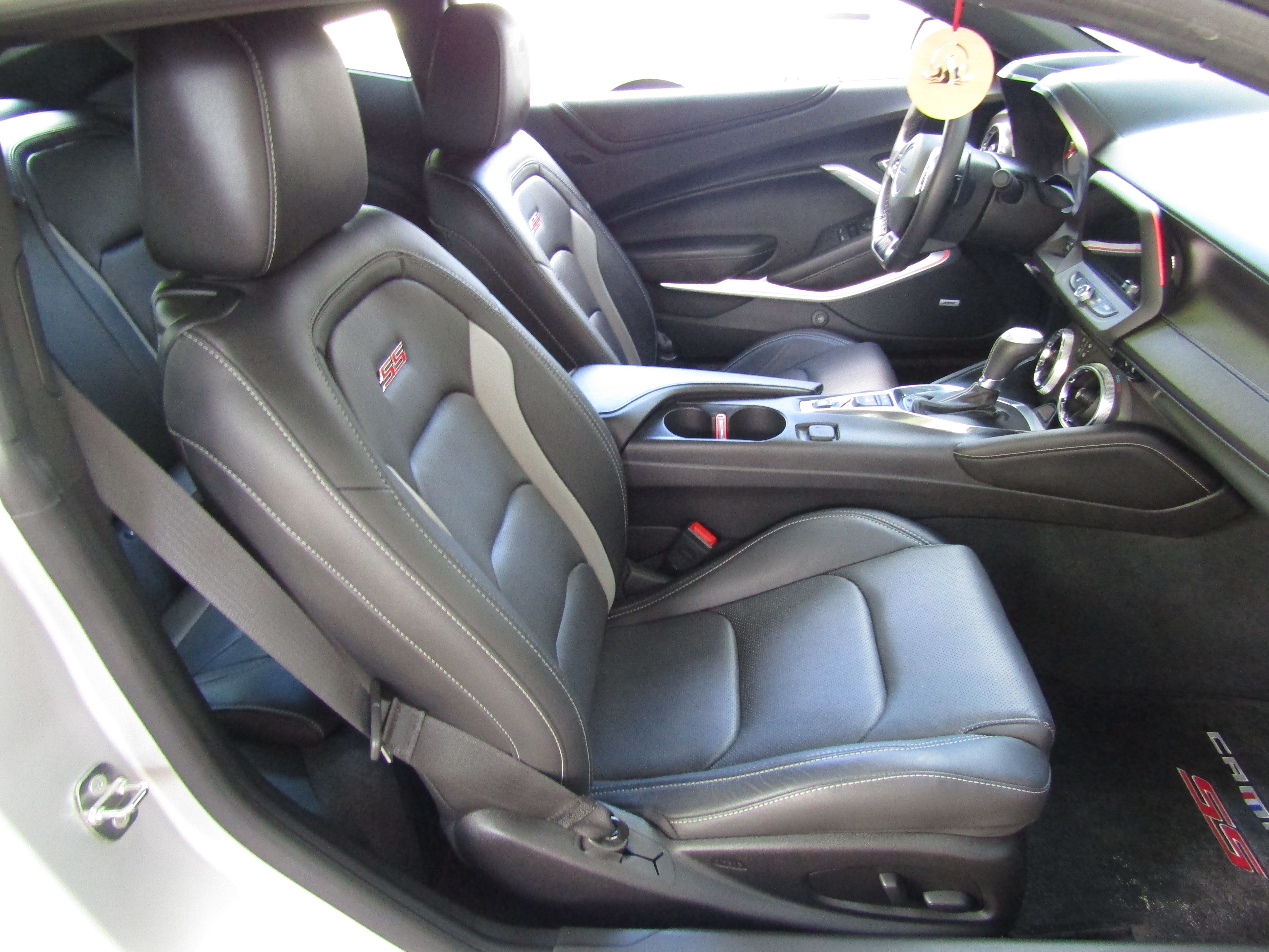 Used 2018 Chevrolet Camaro SS Coupe w/ 2SS RWD image 13