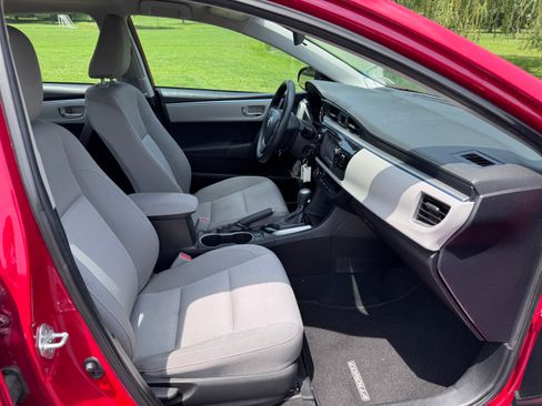 Used 2015 Toyota Corolla LE image 16