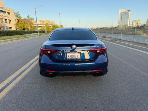 Used 2018 Alfa Romeo Giulia Ti RWD image 4