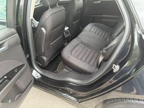Used 2015 Ford Fusion SE FWD image 11