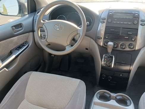 Used 2009 Toyota Sienna LE image 14