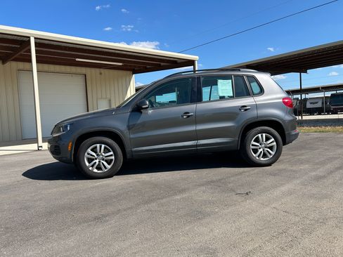 Used 2016 Volkswagen Tiguan FWD image 4